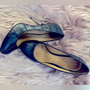 BCBGMAXAZRIA black and silver pumps